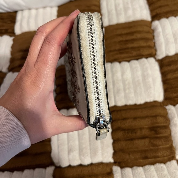 Jimmy Choo Star Studded Wallet in light gray - Picture 4 of 8